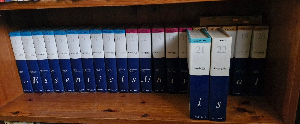 A donner encyclopédie Universalis, Livres, Encyclopédies, Enlèvement
