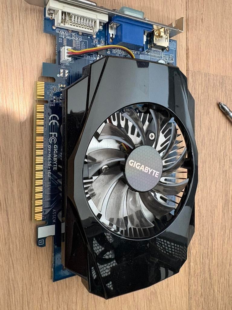 Grafische kaart gigabyte gv-n630-1gi, Ophalen, Gebruikt