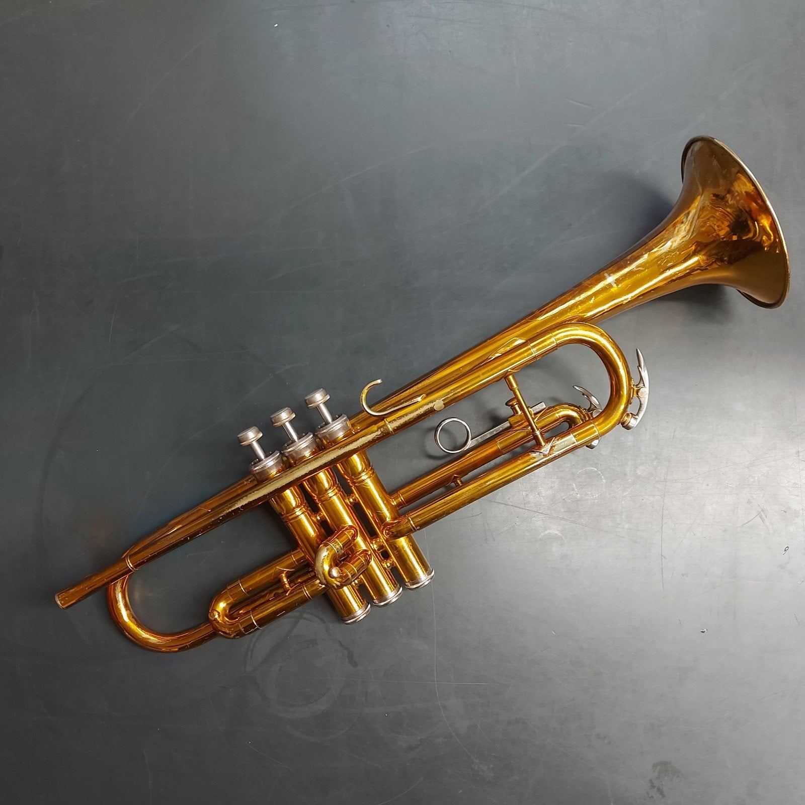 King 600 Bes-trompet, Musique & Instruments, Instruments à vent | Trompettes, Utilisé, Trompette en si bémol, Enlèvement