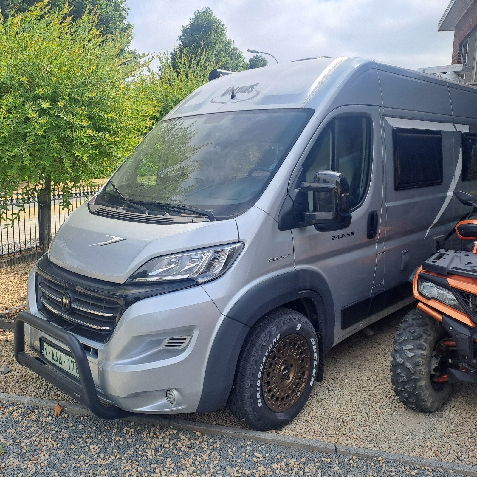 Mc Louis s line campervan bj 09/2020, Caravans en Kamperen, Mobilhomes, Buscamper of Camperbus, Luifel, Fiat, Koelkast