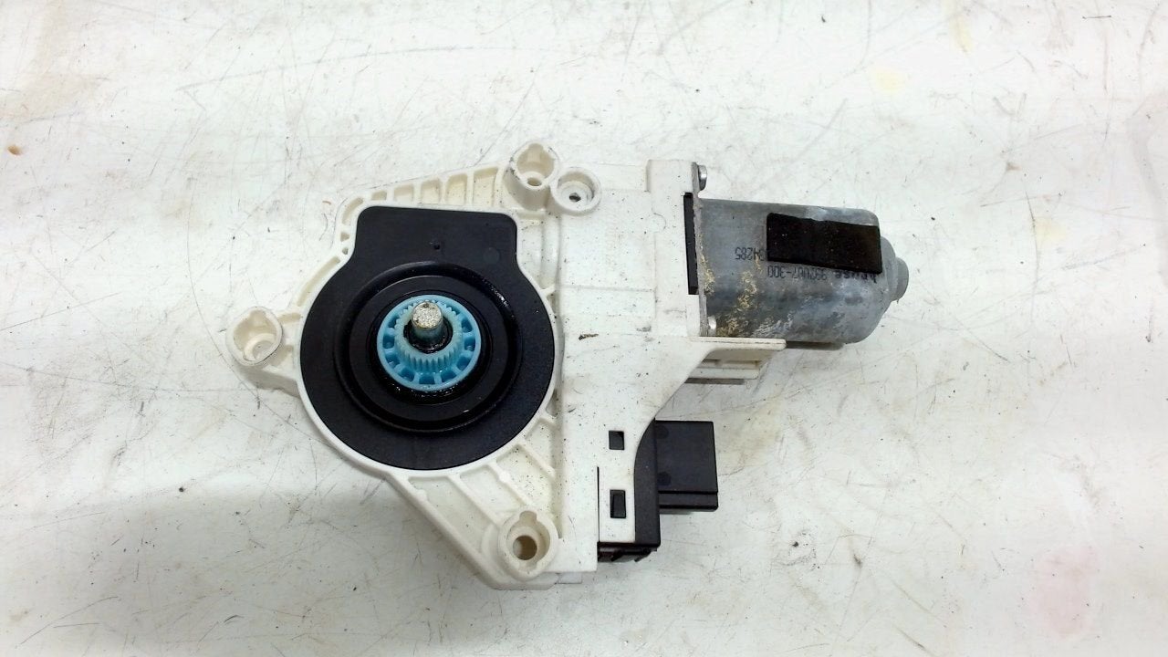Motor open dak Audi RS6, Onderdelen@venauto.nl, Van der Ven Autorecycling B.V., Ettenseweg 76, 4706 PB Roosendaal, The Netherlands