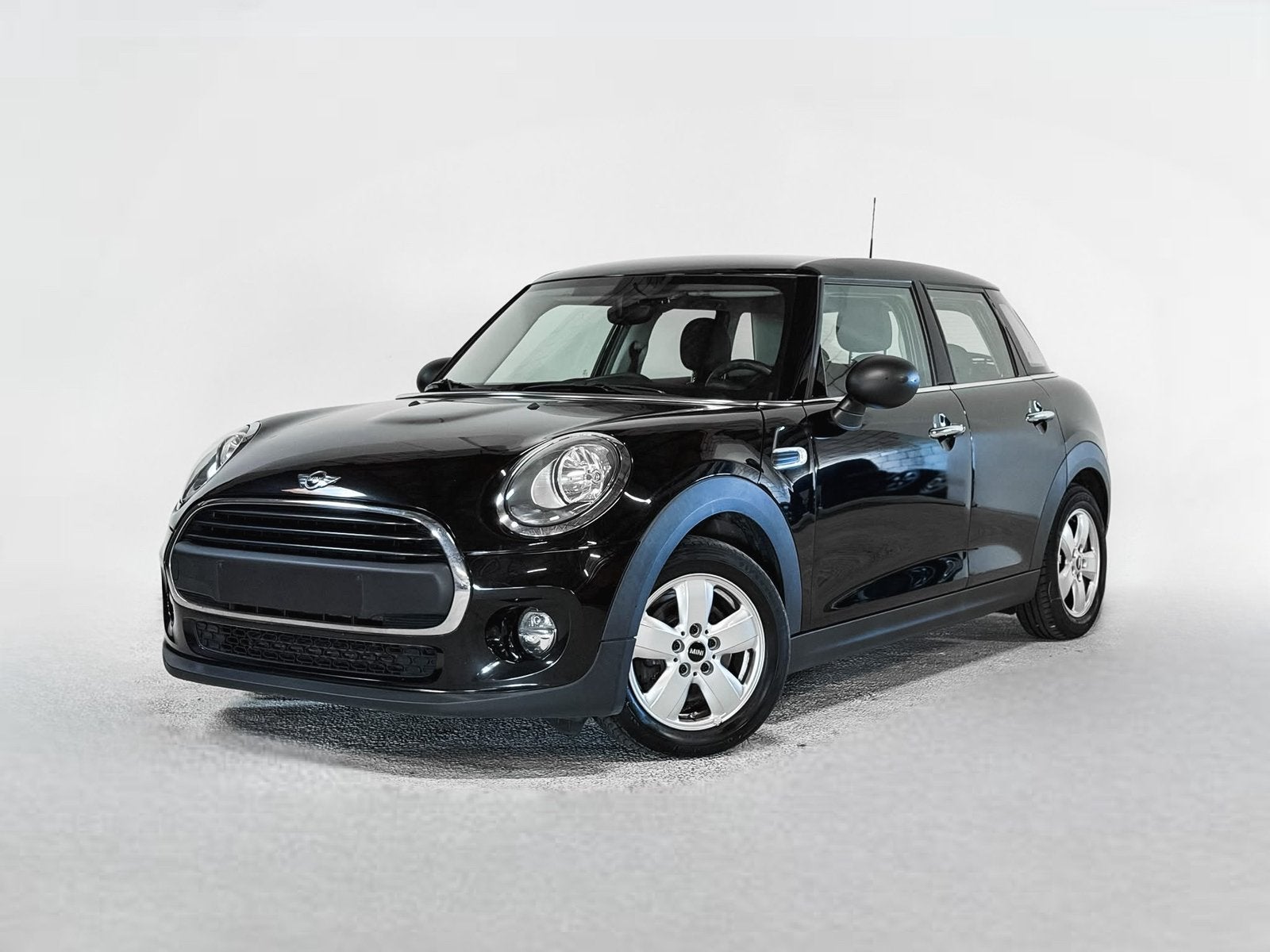 Mini One 1.2 Benzine (2015) - 129000km 5drs Gekeurd&Rijklaar, Autos, 121 g/km, Achat, Entreprise, Noir