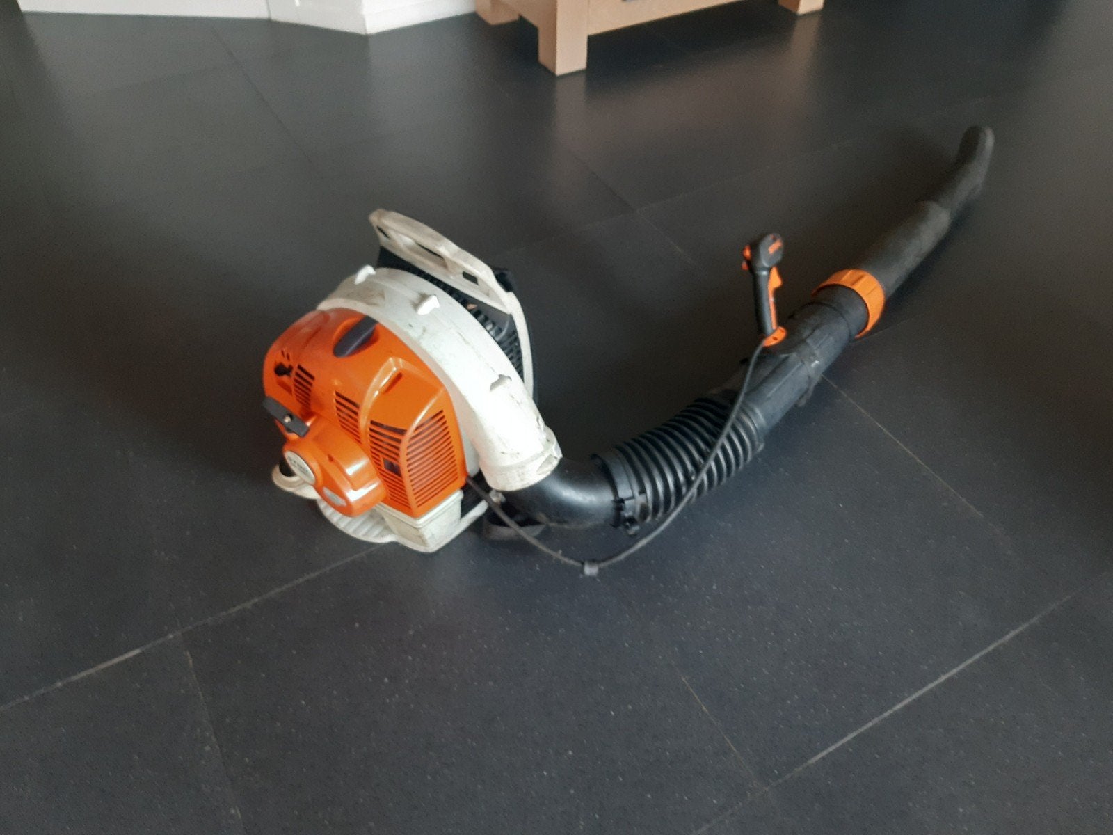 Stihl BR450 Te Huur, Ophalen