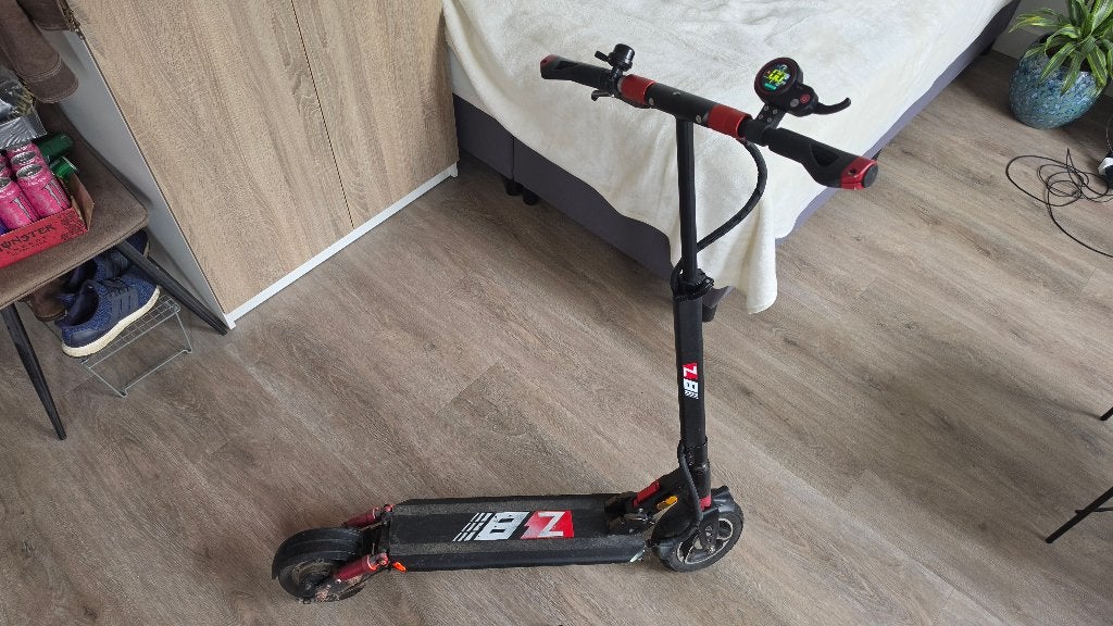 Zero 8 Foldable Electric Scooter, Vélos & Vélomoteurs, Trottinettes, Utilisé, Step électrique (E-scooter), Enlèvement