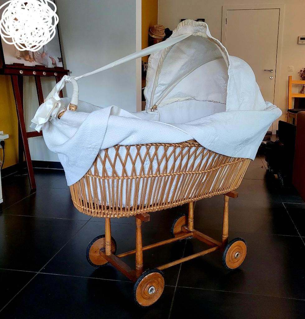 Vintage rieten kinderwagen, Ophalen, Zo goed als nieuw, Ledikant