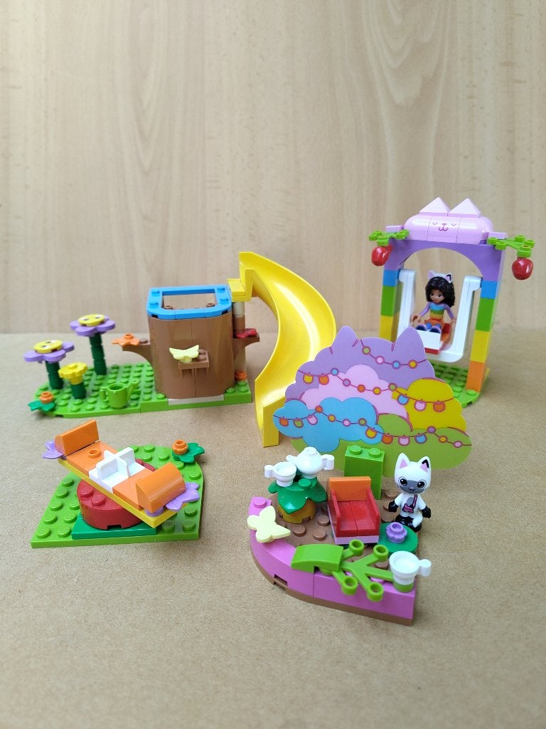 Lego - Kitty Fee's tuinfeestje (10787) - Gabby's poppenhuis, Kinderen en Baby's, Ophalen, Overige thema's, Lego, Zo goed als nieuw