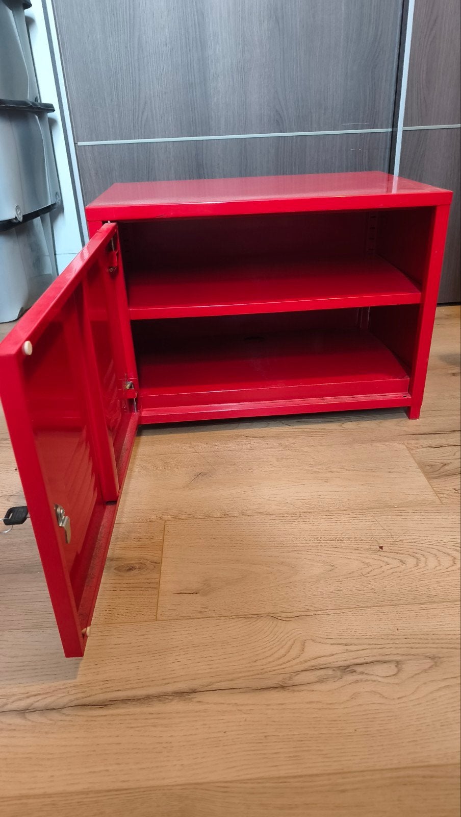 armoire en metal, Enlèvement, Comme neuf