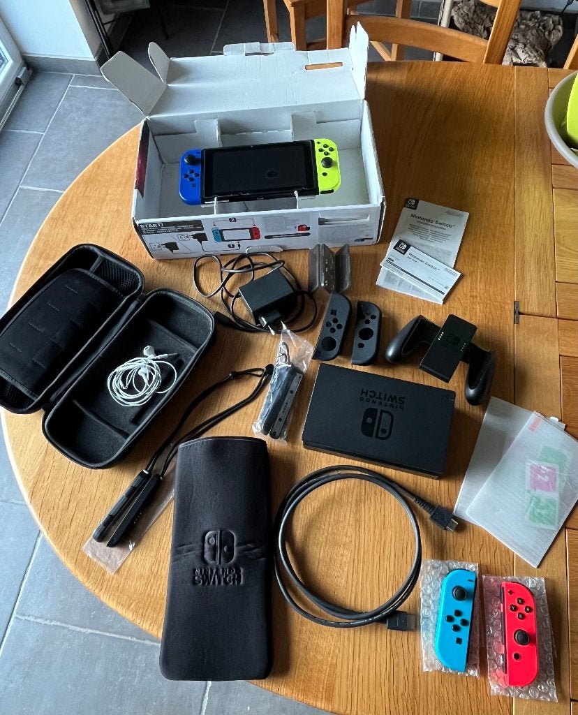 Console Nintendo switch et accessoires, Enlèvement ou Envoi, Comme neuf, Avec 3 manettes ou plus, Switch Original