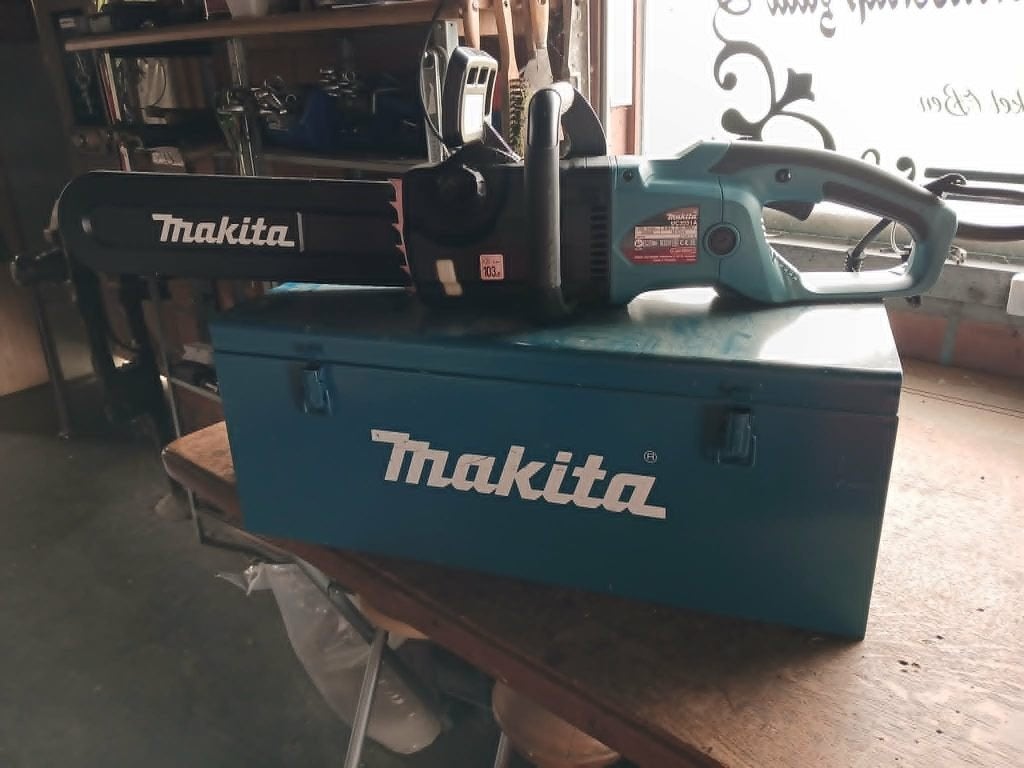 te koop ketting zaag, Ophalen, Zo goed als nieuw, Makita