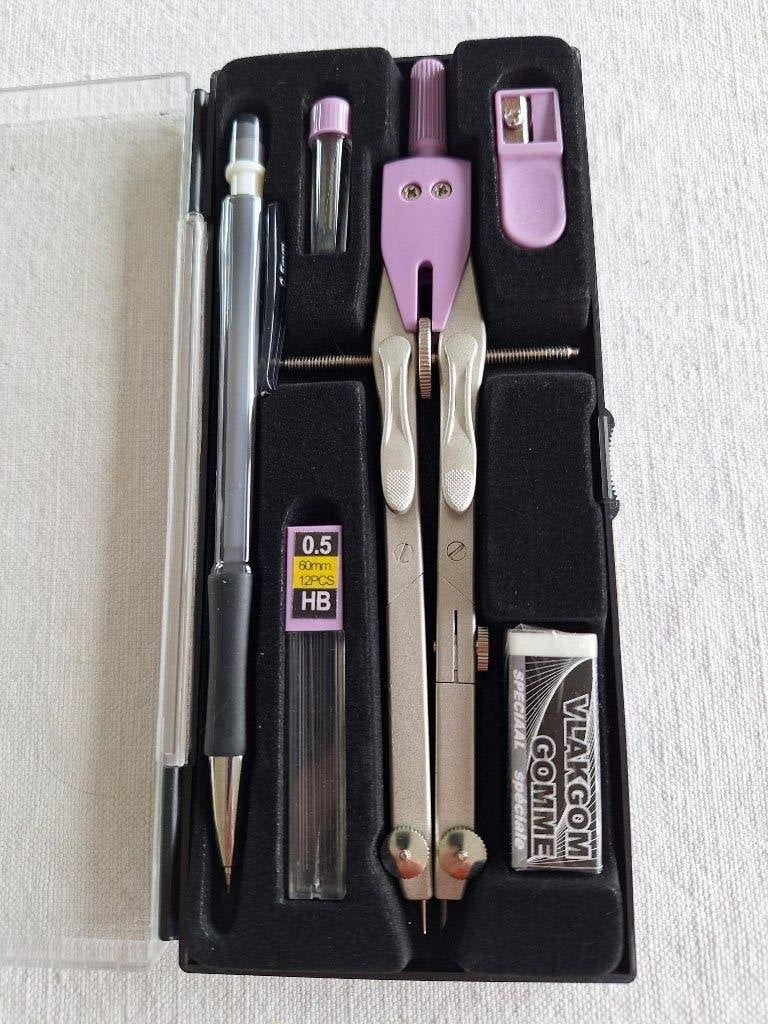 passer + vulpotlood 0,5mm, Diversen, Schoolbenodigdheden, Ophalen, Zo goed als nieuw