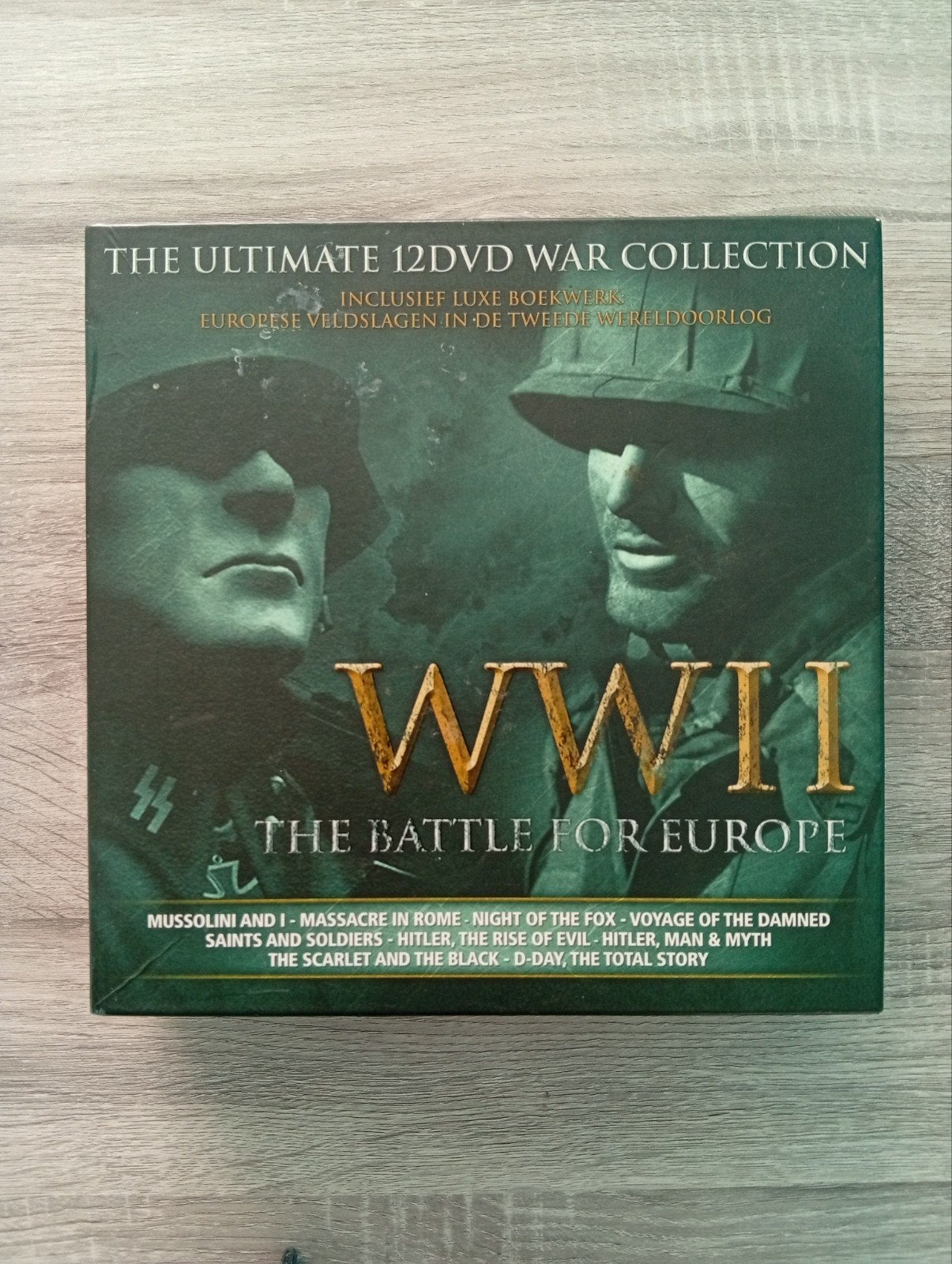 WW2 thé battle for europe thé ultimate 12 dvd war collection, CD & DVD, DVD | Action, Enlèvement ou Envoi, Comprend un livret