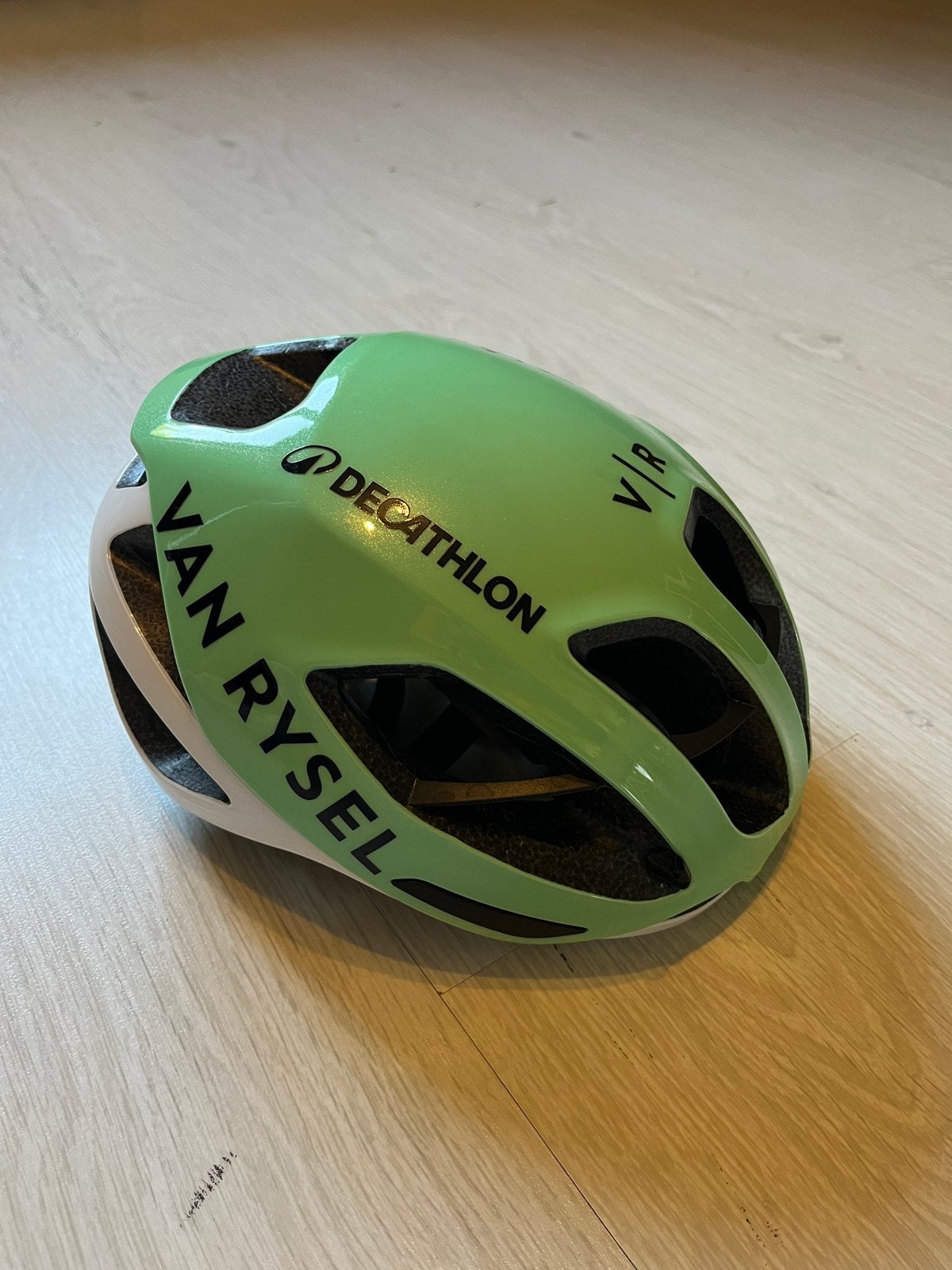 Casque collector van rysel team décathlon Ag2r la mondiale, Enlèvement ou Envoi, Comme neuf, S, Homme ou Femme