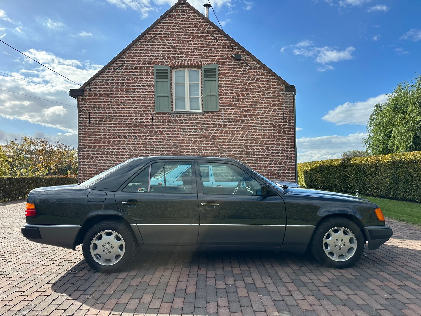 Mercedes 250 D , 172.000  ! echte ! Km , airco !, Auto's, 2500 cc, Dealer onderhouden, Achterwielaandrijving, Radio