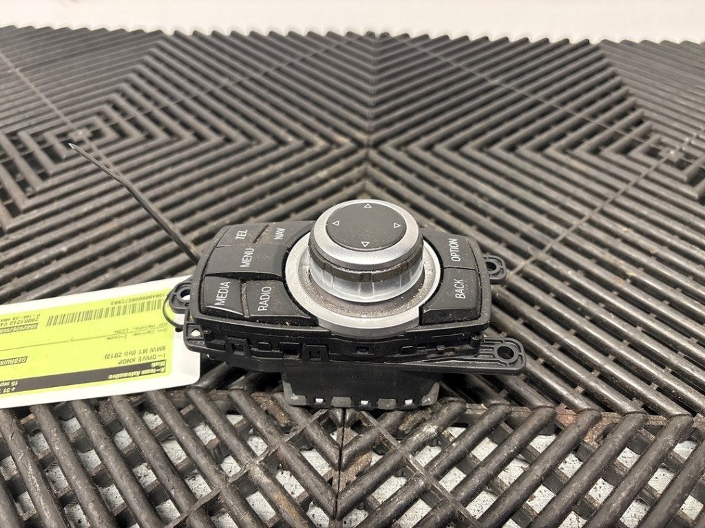 PANNEAU DE COMMANDE BORD ORDINATEUR BMW 1 serie (F20), Utilisé, BMW, Petuelring 130
80809  München, DE, Bayerische Motoren Werke AG