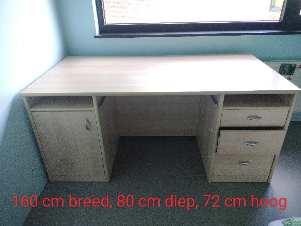 Gratis bureau, Ophalen, Met lades, 160 cm, Gebruikt