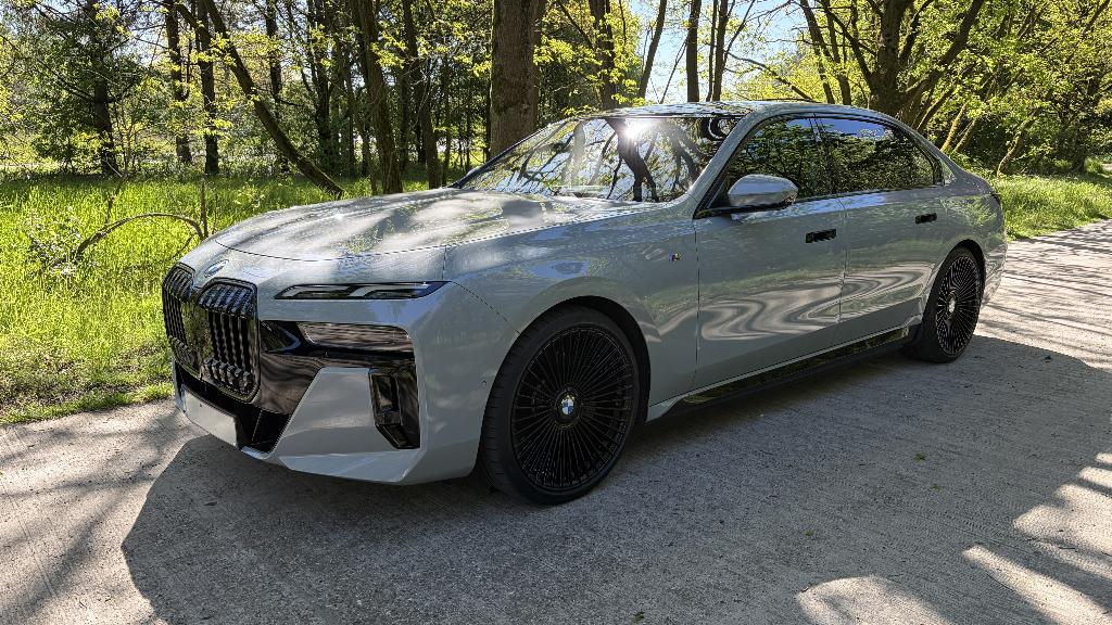 Bmw I7 50E 2024  M sportpakket  Brooklyn Grau 22 inch velgen, Autos, BMW, Particulier, i7, Caméra 360°, ABS, Caméra de recul, Phares directionnels