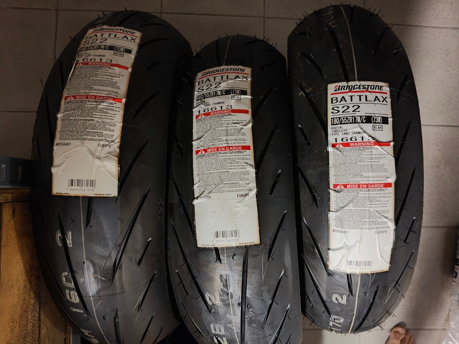 Bridgestone s22 180/55 achterband Nieuw 3x, Ophalen of Verzenden, Nieuw
