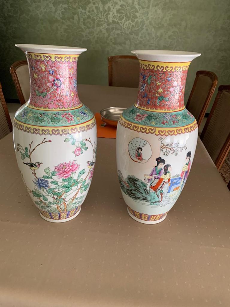 Vases chinois, Enlèvement
