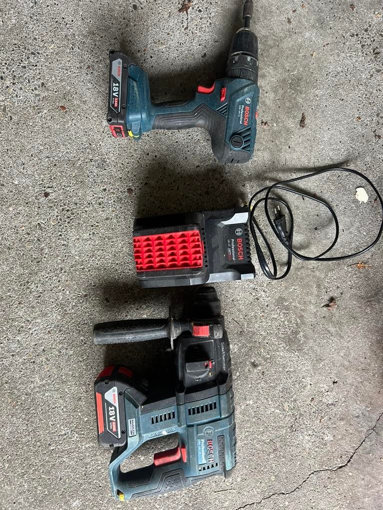 Bosch set vijsmachine en boormachine + oplader, Doe-het-zelf en Bouw, Ophalen, Zo goed als nieuw, Boormachine