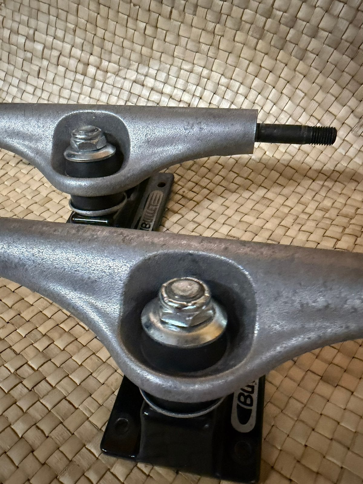 Bullet trucks 145, Sport en Fitness, Skateboarden, Ophalen, Zo goed als nieuw, Skateboard