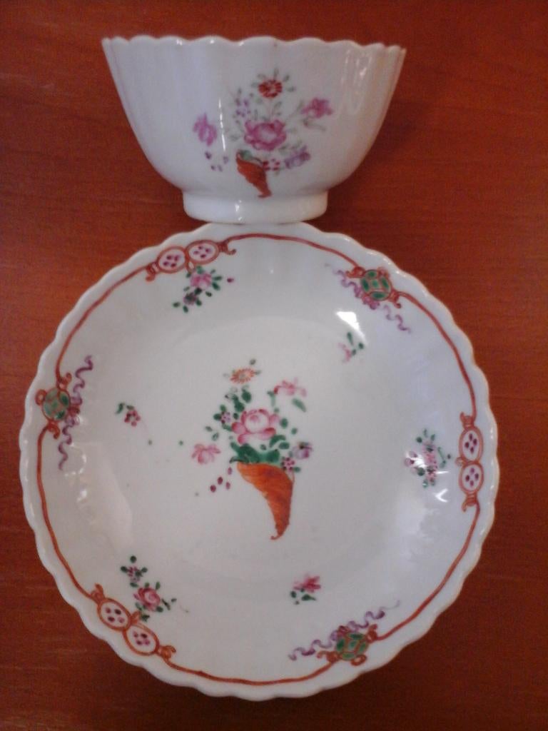 Large tasse/sous tasse porcelaine Chinoise  1750/80, Enlèvement ou Envoi