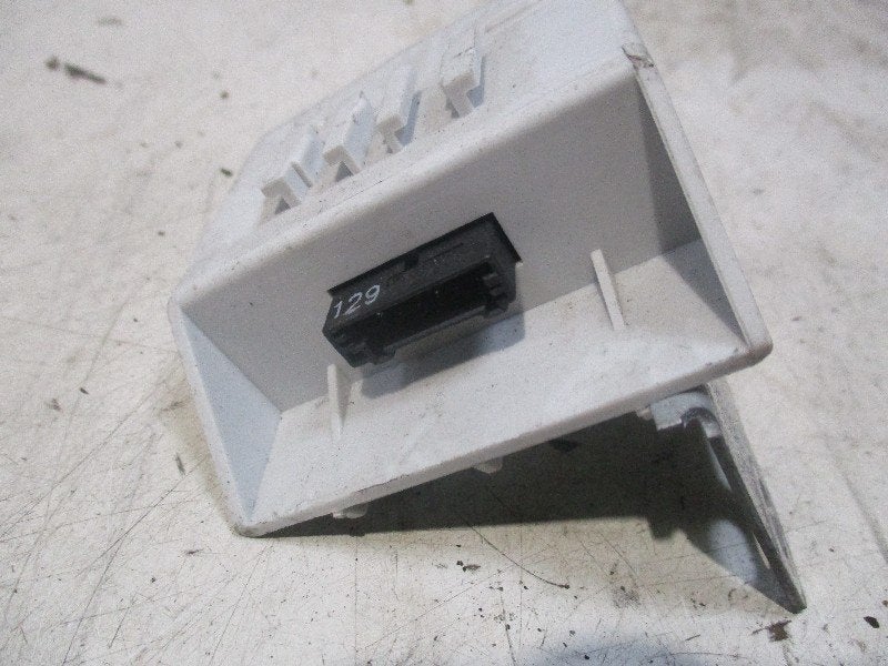 RELAIS D'ALARME 5 serie Touring (E39) (65.75-8-386-932.9), Utilisé, BMW, Petuelring 130
80809  München, DE, Bayerische Motoren Werke AG