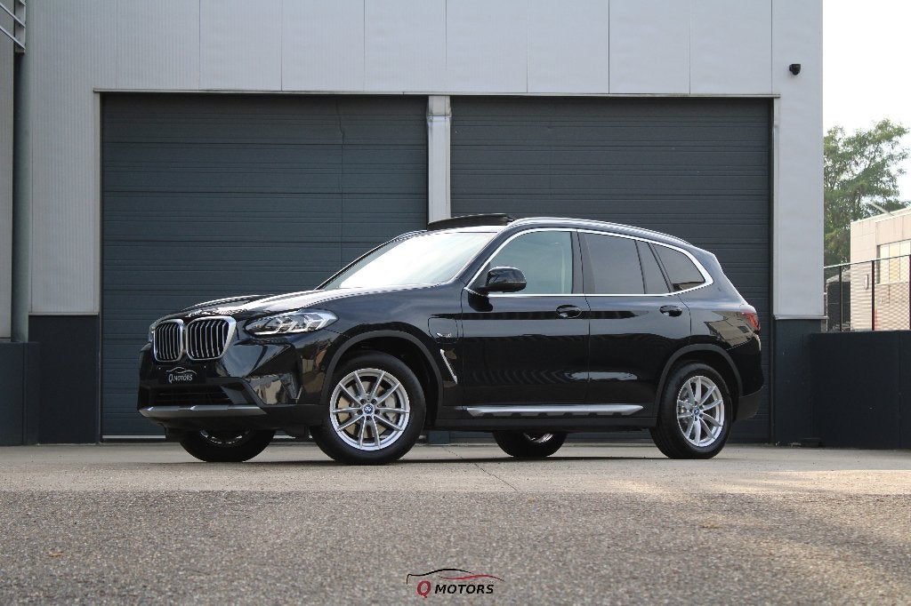 BMW X3 PHEV xDrive30e/KEYLESS/CAMERA/PANO/CARP/TREK/GARANTIE, Automaat, 1998 cc, Lederen bekleding, 4 cilinders