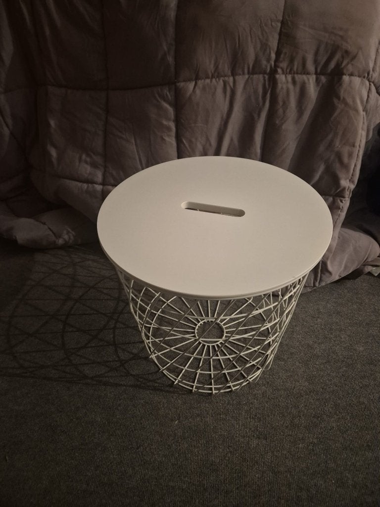 Opbergtafel/of wasmand, Ophalen, Zo goed als nieuw
