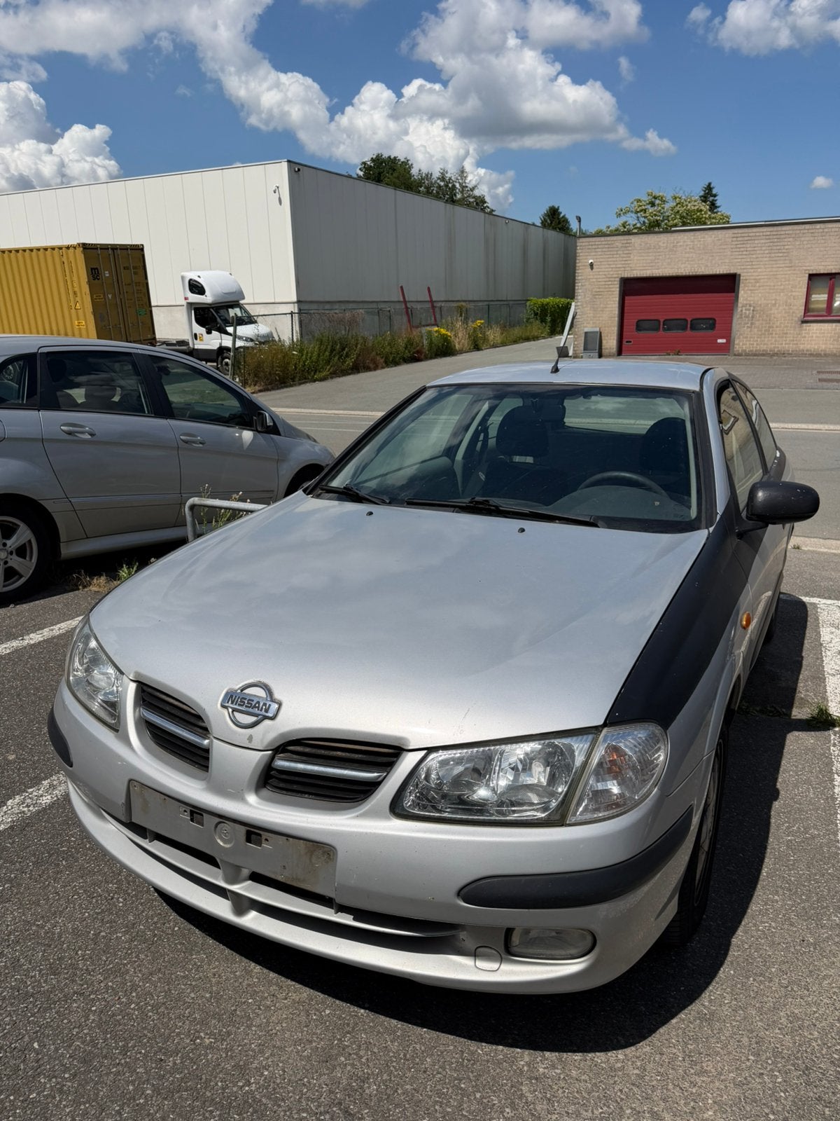 Nissan elmera 1.5 benzine airco, Auto's, 1485 cc, Bedrijf, 5 zetels, Zilver of Grijs