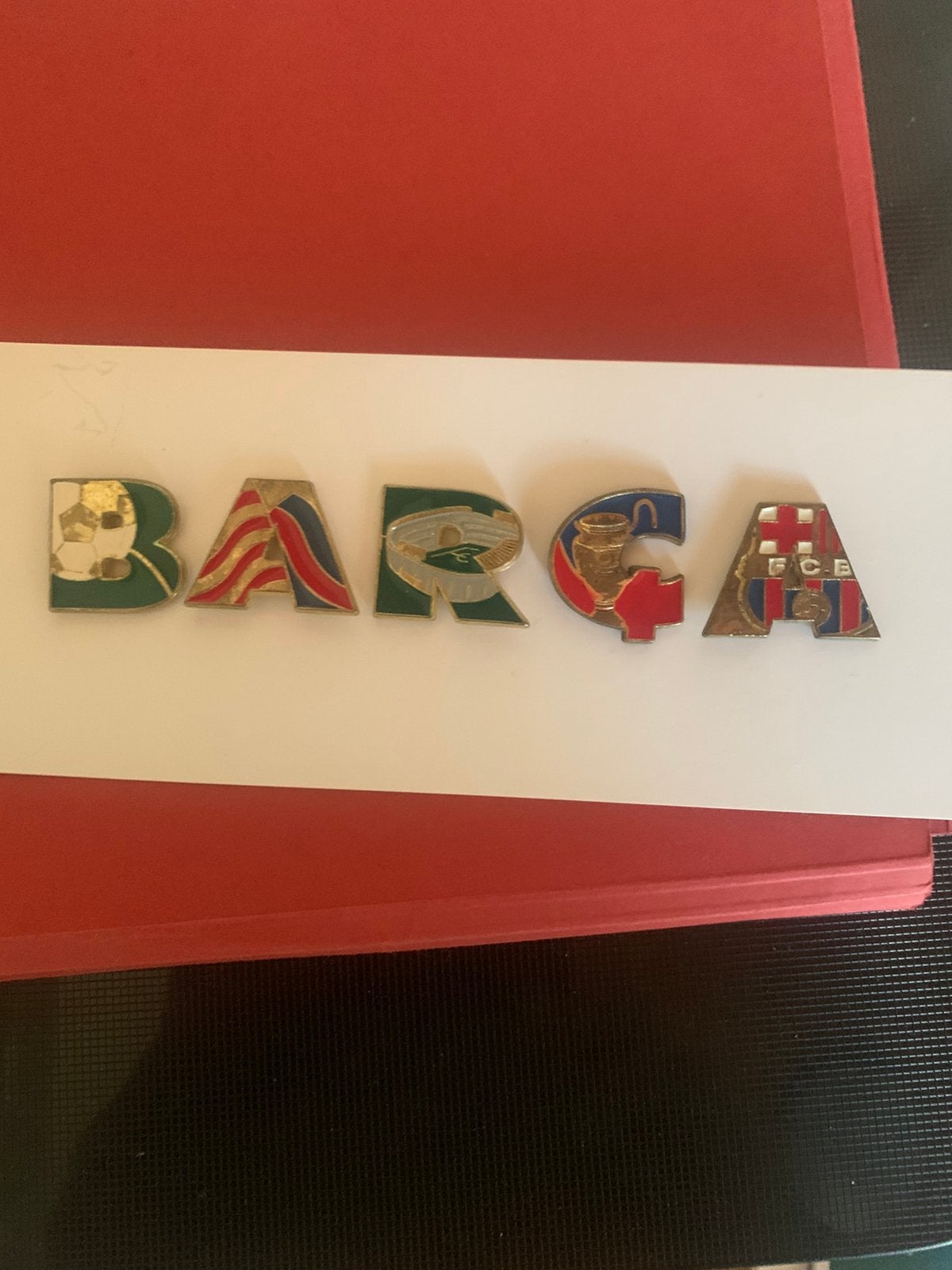 Lot de 5 épinglettes rétro du FC Barcelone, Enlèvement ou Envoi, Comme neuf