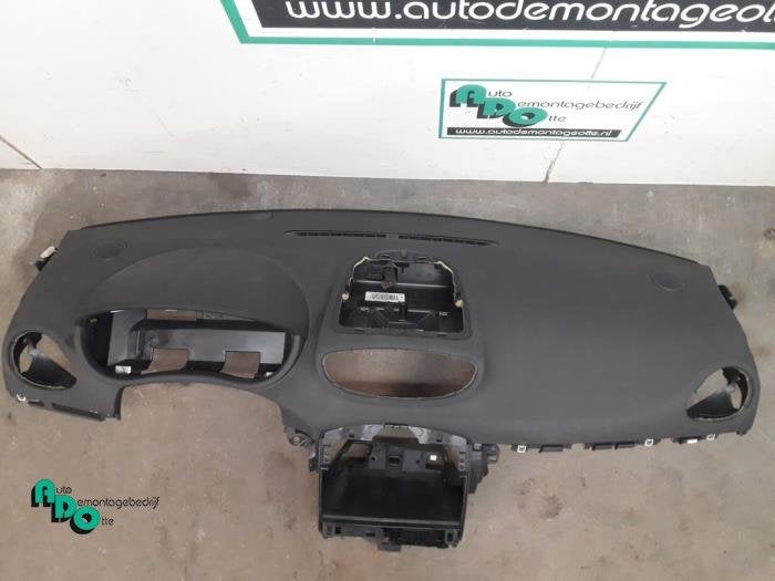 Dashboard van een Renault Clio (Clio 3 06-), Gebruikt, -, Renault, -