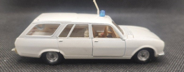 Peugeot 504 ambulance, Ophalen, Solido