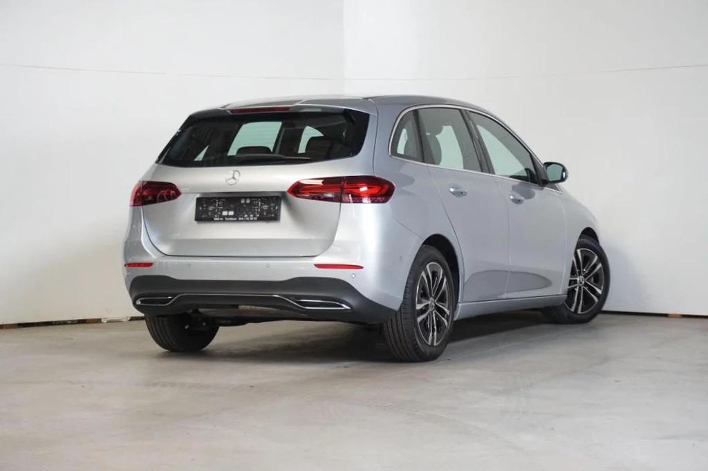 Mercedes-Benz B-CLASS 180 - TREKHAAK WEGKLAPBAAR - PROGESSIV, Auto's, Gebruikt, Zwart, 136 pk, Leder en Stof