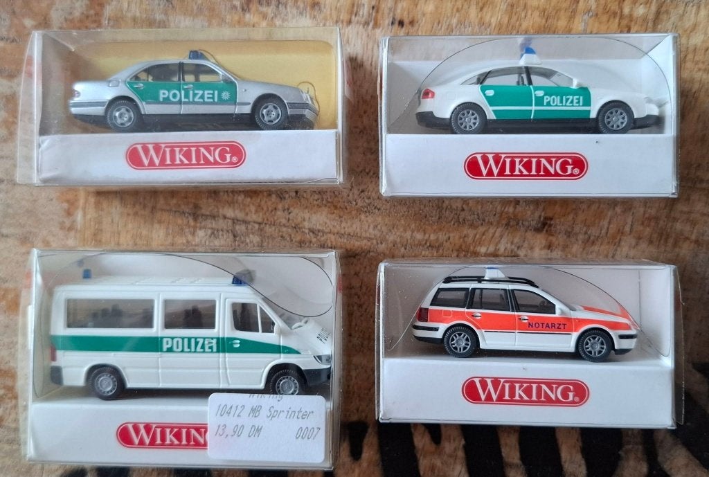 LOT 4x Autos M-B VW Audi Polizei 1/87 HO WIKING Neuf+Boites, Hobby & Loisirs créatifs, Voitures miniatures | 1:87, Enlèvement ou Envoi
