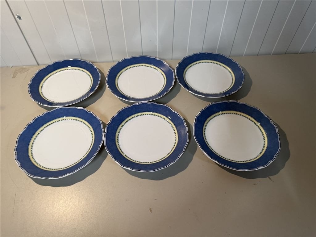 Set van zes Wedgwood Tuscany Collection saladeborden 21,5 cm, Huis en Inrichting, Keuken | Servies, Zo goed als nieuw, Wedgwood