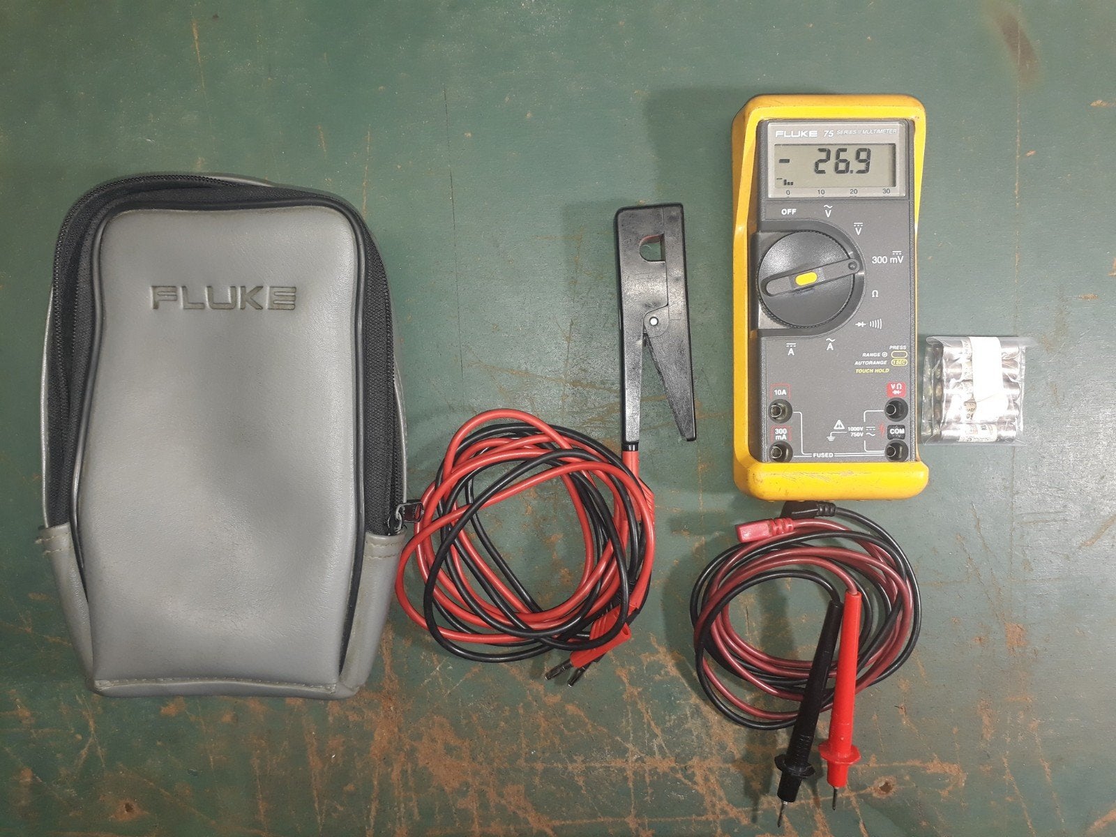 Multimètre Fluke 75 + Pince Ampèremétrique AC + Housse de tr, Bricolage & Construction, Enlèvement, Multimètre