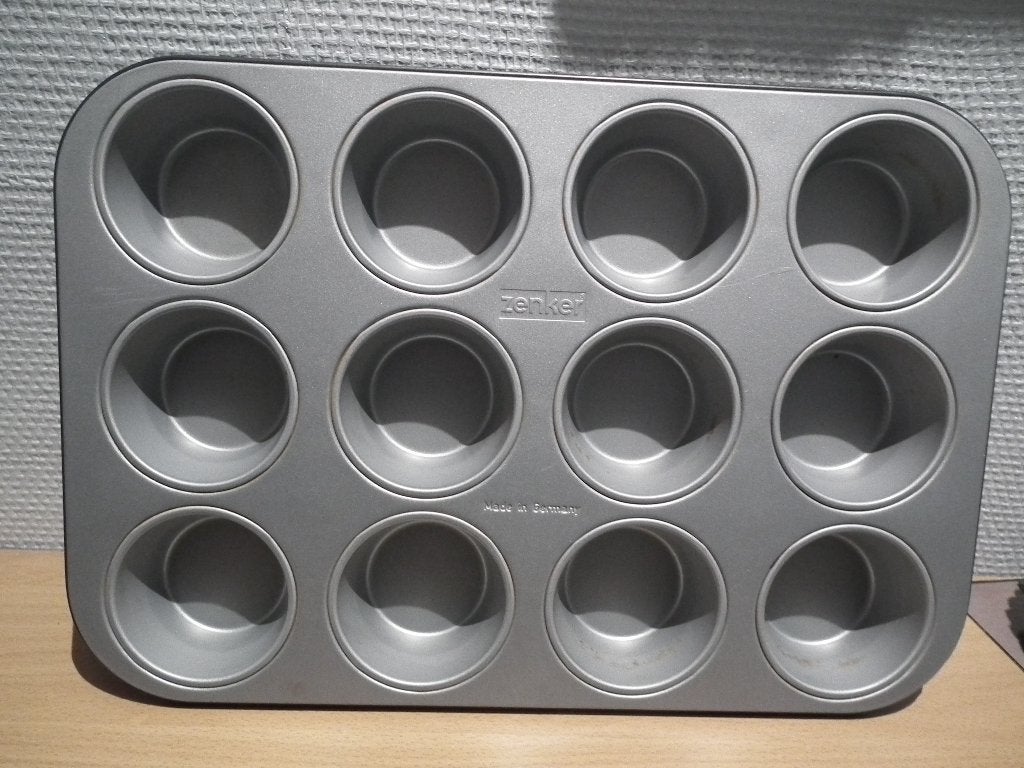 Pan voor 12 muffins (Zenker) 36x3x26 cm, Verzenden, Gebruikt, Taarten of Cupcakes, Bakvorm