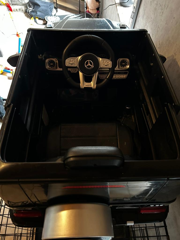 Kinderauto nieuwe baterij en oplader nodig., Ophalen, Zo goed als nieuw
