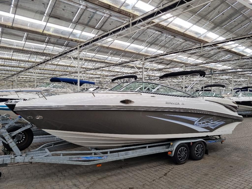 Rinker 246 van het jaar 2012 Mercruiser 377 Duoprop 320 PK, Ophalen, Binnenboordmotor, Zo goed als nieuw, 200 pk of meer