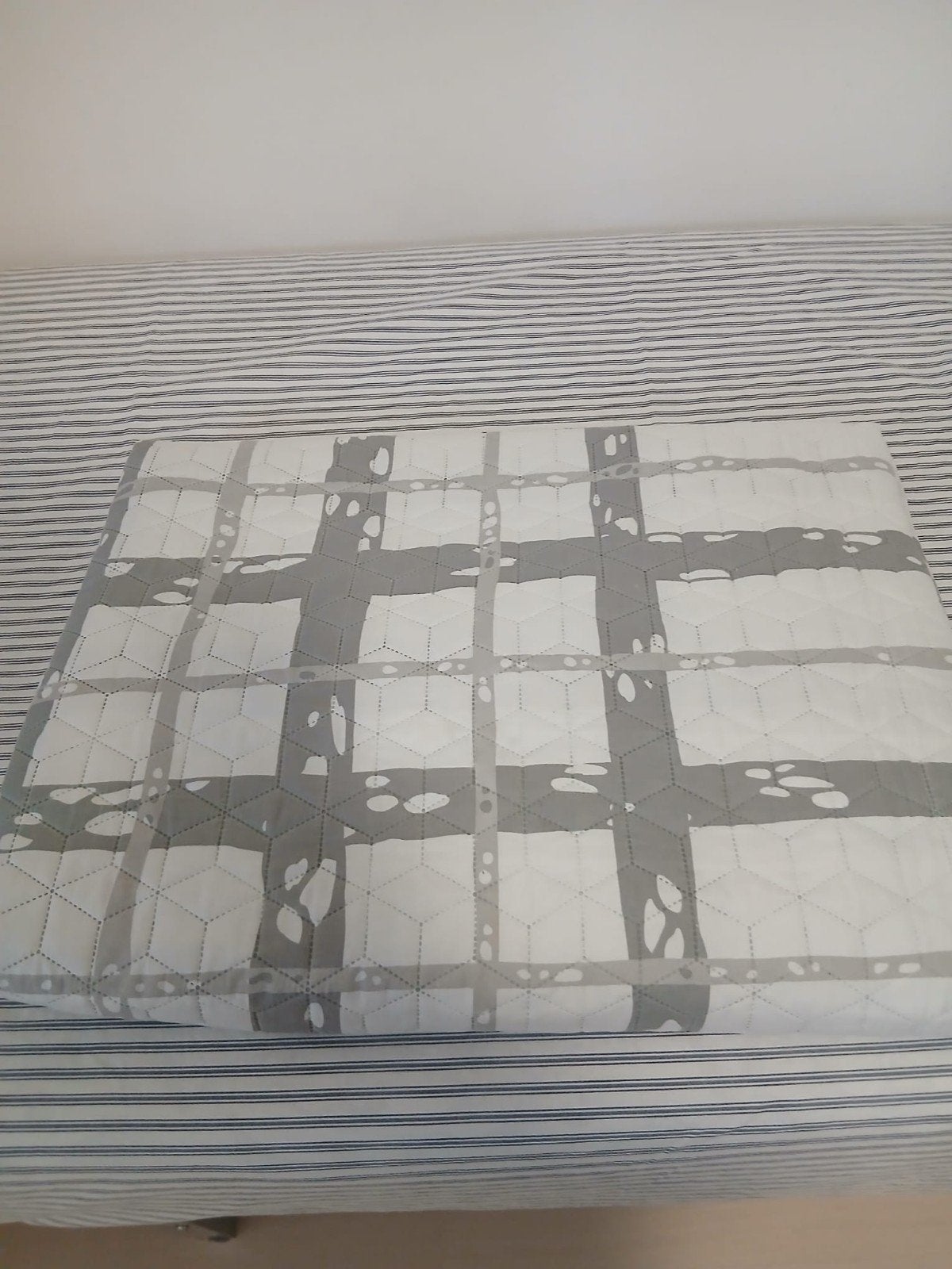 Couette 2m20 × 2m40 2 pers Anderlecht, Maison & Meubles, Comme neuf, Brun, Enlèvement, Couverture ou Couette