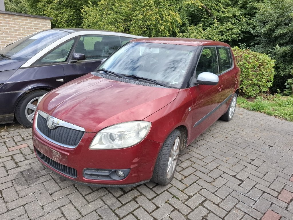 skoda fabia 1.2 51 ch essence 2007, Autos, Rouge, Achat, Entreprise, Bluetooth