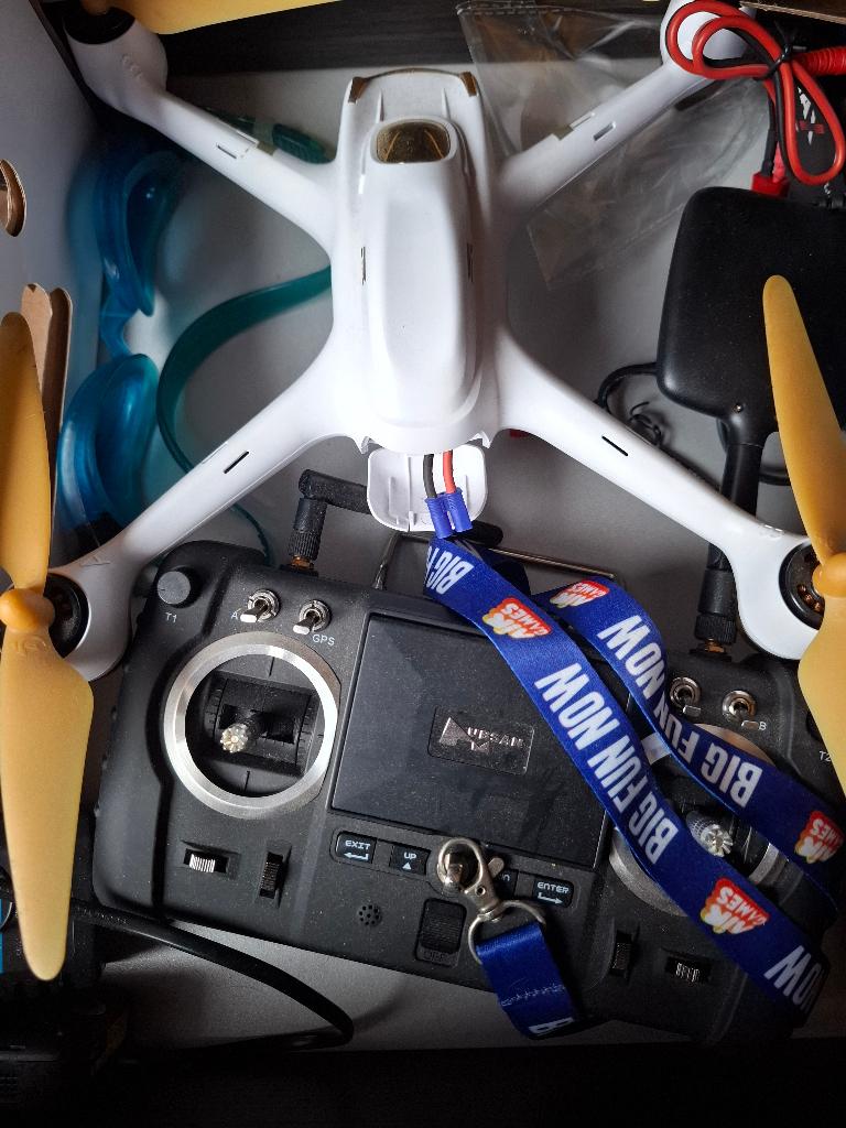 Drone, Drone avec caméra, 250 à 900 g, Qualité supérieure, 1 à 5 km