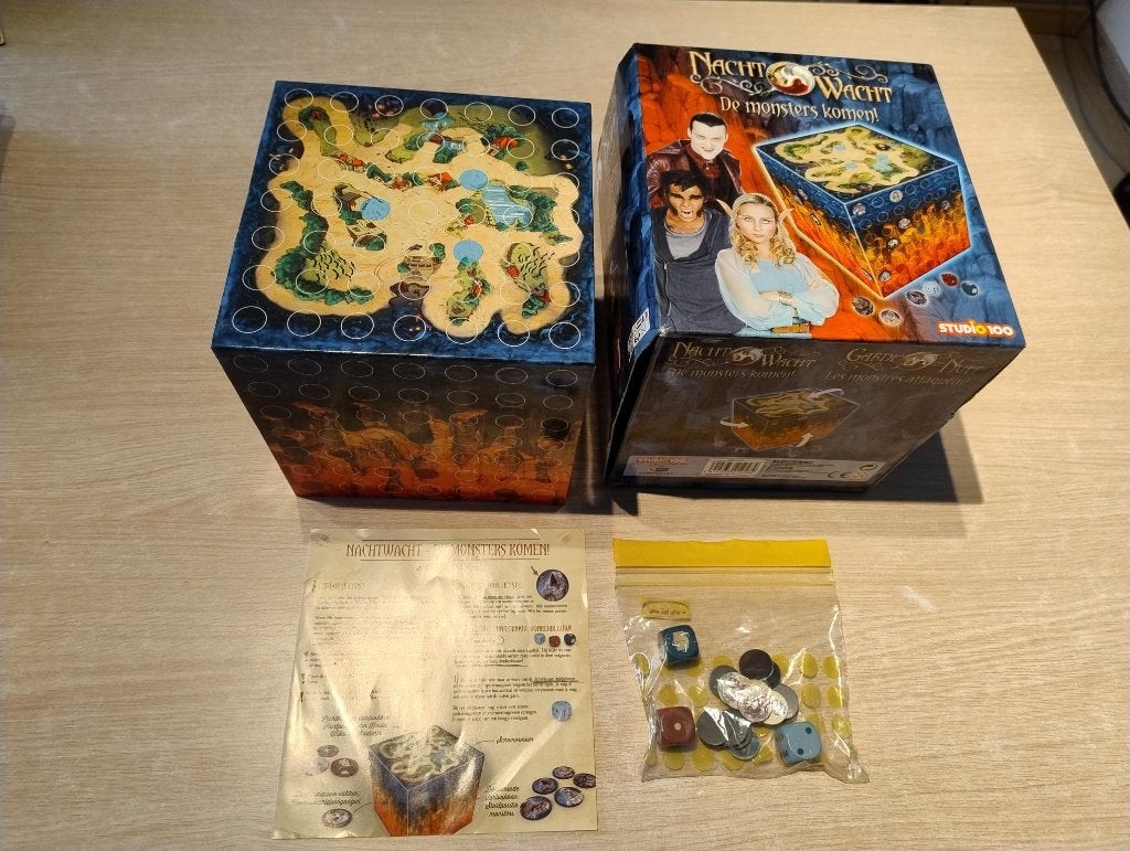 Nachtwacht - De monsters komen (gezelschapsspel), Hobby en Vrije tijd, Drie of vier spelers, Ophalen, Zo goed als nieuw, Studio 100