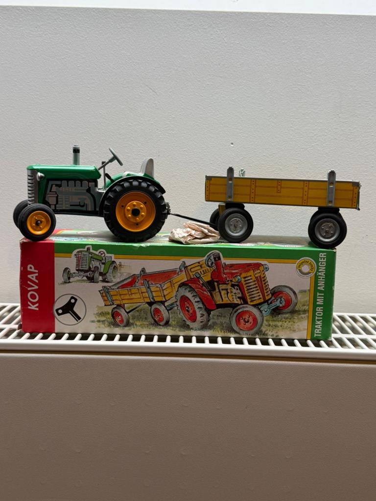Tractor kovap trekker met kar 1:25, Hobby & Loisirs créatifs, Trains miniatures | Échelles Autre, Enlèvement, Comme neuf