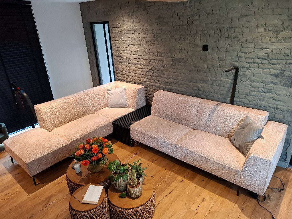Groot Salon met lounge gedeelte en tussen tafeltje, Huis en Inrichting, Zetels | Complete zithoeken, Ophalen, Zo goed als nieuw