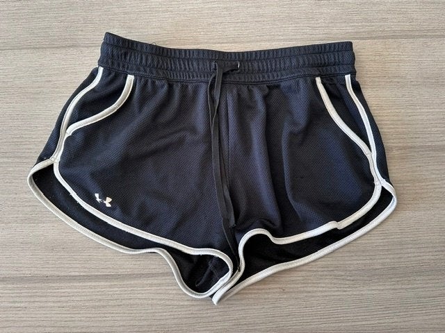 Short Under Armour maat S (nr2430a), Kleding | Dames, Zwart, Ophalen of Verzenden, Hardlopen of Fietsen, Maat 36 (S)