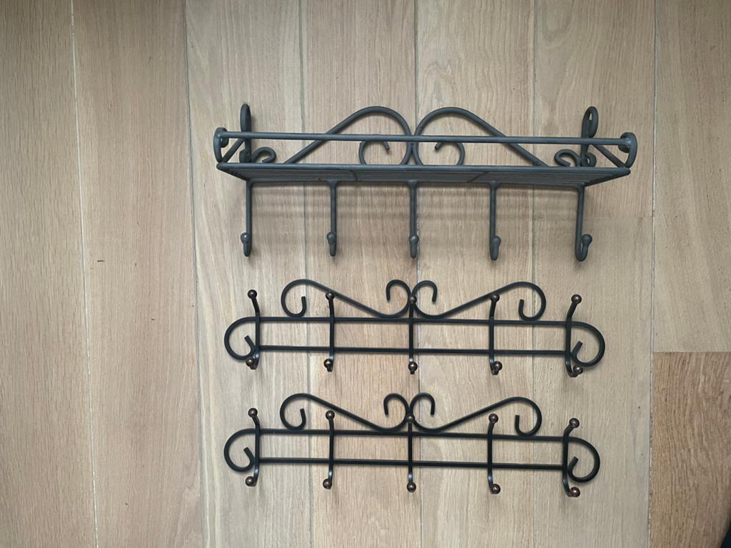 Set 3 metalen smeedijzeren wandkapstokken sierlijke details, Huis en Inrichting, Zo goed als nieuw, Minder dan 100 cm, Metaal