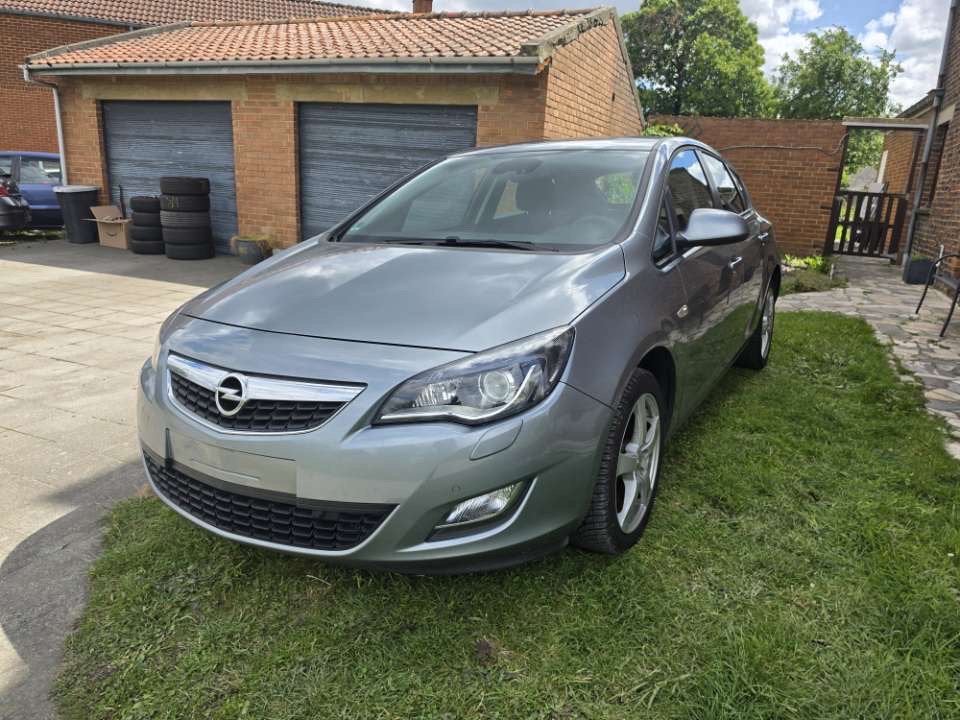 Opel astra J prete a immatriculer garantie, Achat, Ordinateur de bord, Entreprise, Diesel