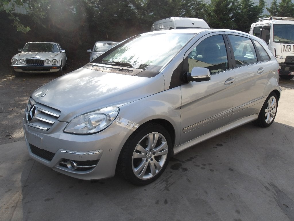 Mercedes B 180 Cdi*Airco*Euro5*, Auto's, Mercedes-Benz, Euro 5, Monovolume, Zwart, Leder en Stof