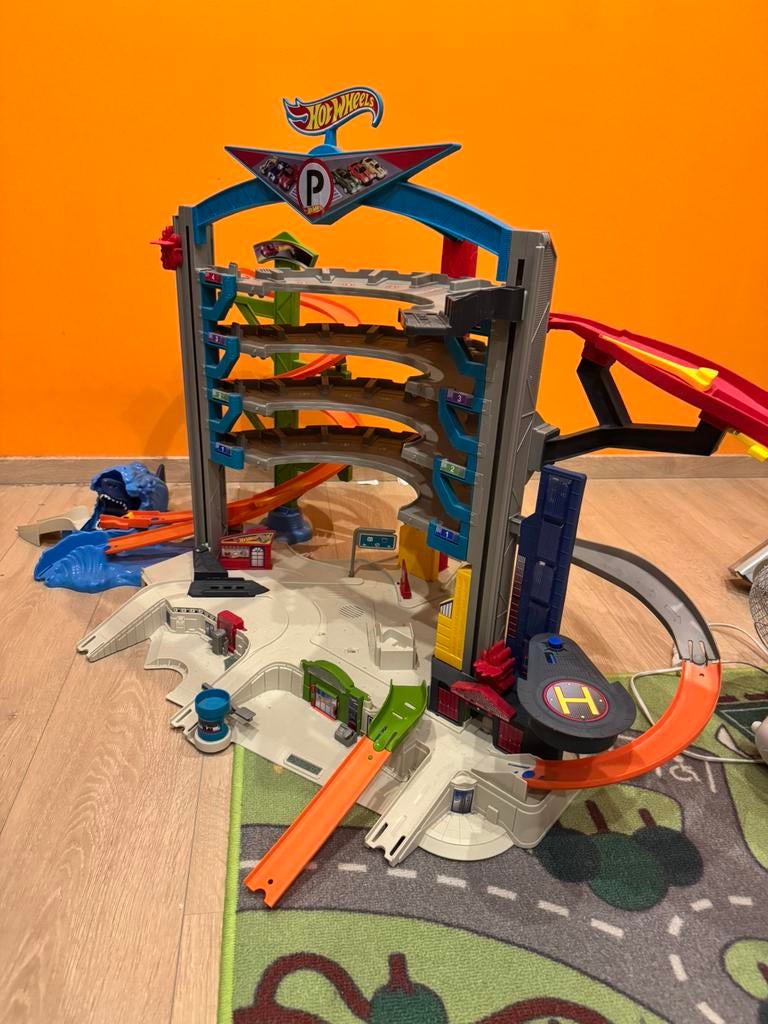 Hotweels parking garage, Kinderen en Baby's, Speelgoed | Racebanen, Ophalen, Zo goed als nieuw, Hot Wheels